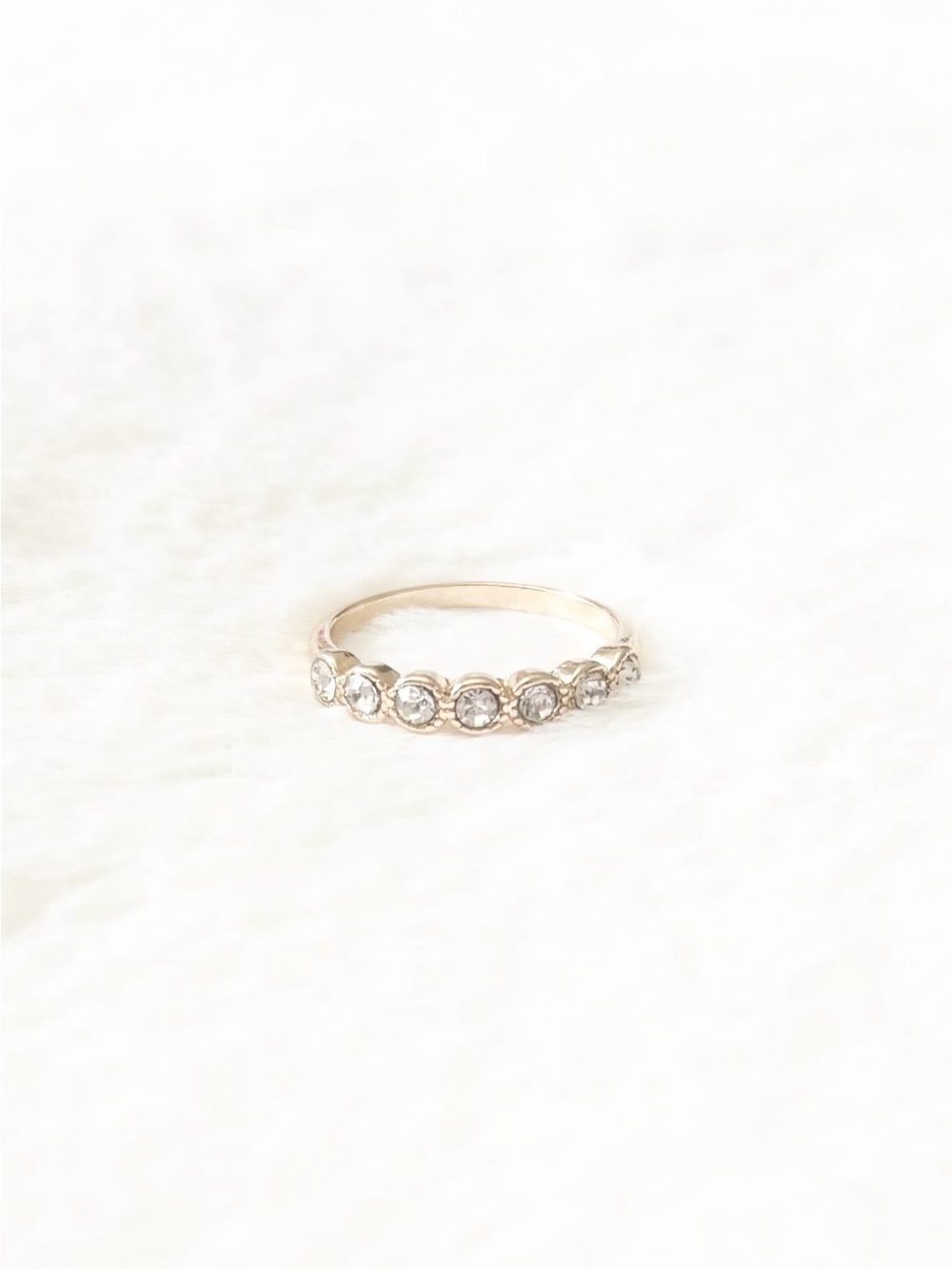 5/$15 🩷 MUST BUNDLE Classic Crystal Band Ring in Gold